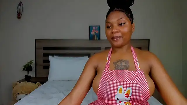 Snapshot of Renee-18 chatting on 19, 12, 2024 Renee-18 online show from 19, 12, 2024