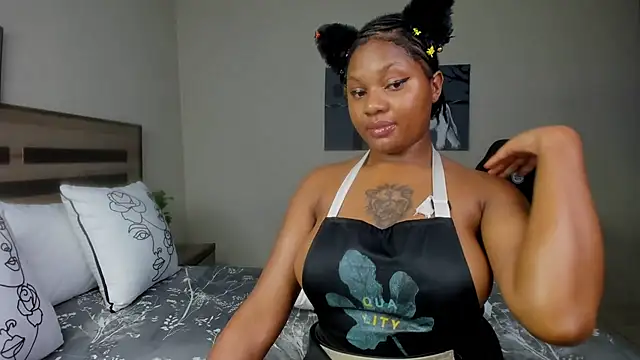 Snapshot of Renee-18 chatting on 16, 2, 2025 Renee-18 online show from 16, 2, 2025
