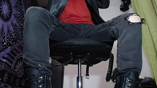 Dicaprioo  online show from 18, 12, 2024