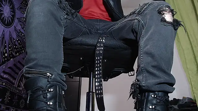 Dicaprioo  online show from 19, 12, 2024