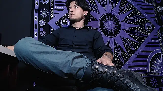 Dicaprioo  online show from 16, 1, 2025