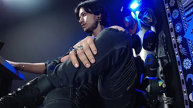 Dicaprioo  online show from 3, 3, 2025