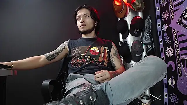 Dicaprioo  online show from 4, 3, 2025