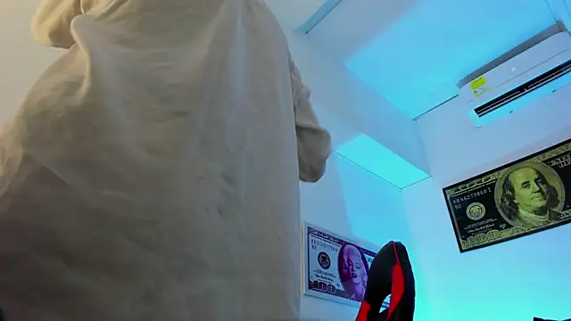 Elsalombardi  online show from 27, 1, 2025