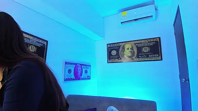 Elsalombardi  online show from 29, 1, 2025