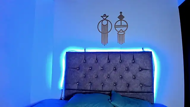 Elsalombardi  online show from 8, 2, 2025