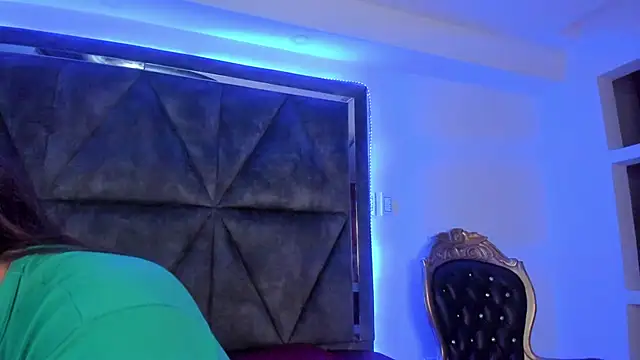 Elsalombardi  online show from 10, 2, 2025