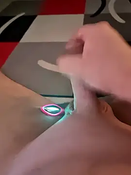 Szeltolo001 online show from 6, 1, 2026