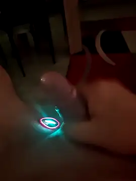 Szeltolo001 online show from 5, 2, 2026