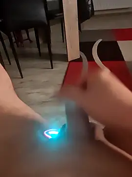 Szeltolo001 online show from 13, 2, 2026