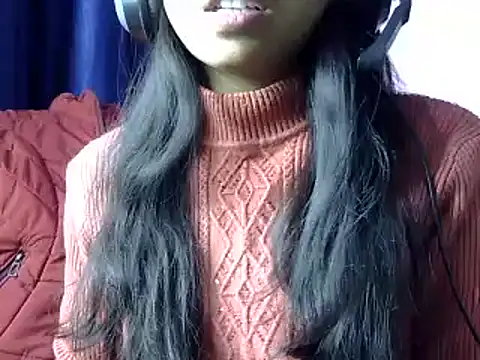 Snapshot of momo_lov chatting on 18, 1, 2025 momo lov online show from 18, 1, 2025