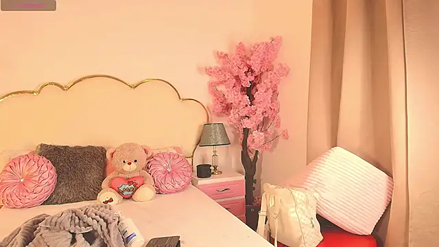 CahitlinBell online show from 17, 4, 2026