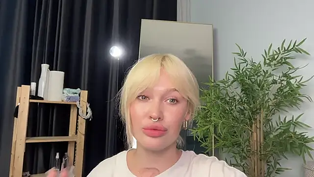 Golden Aline online show from 23, 7, 2026