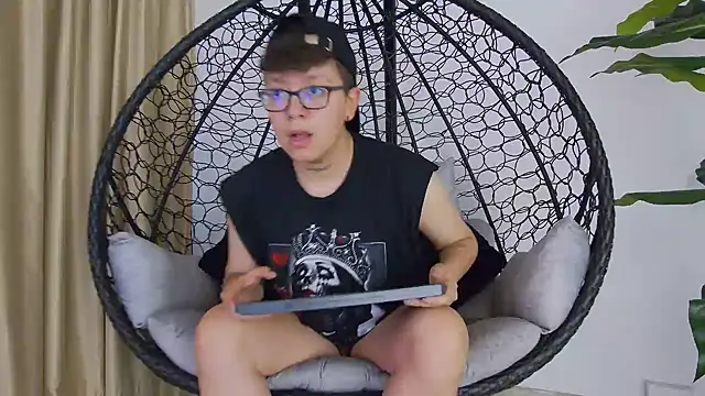 alex noa online show from 28, 10, 2025