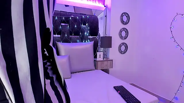 Charlotte Myers online show from 24, 2, 2025