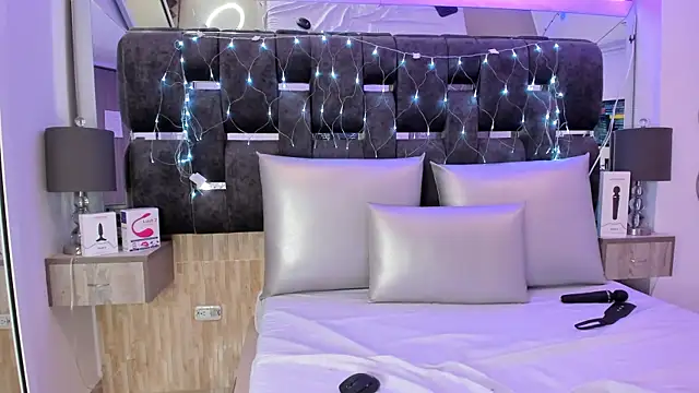 Charlotte Myers online show from 11, 3, 2025