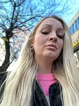 Teya moon  online show from 3, 12, 2024