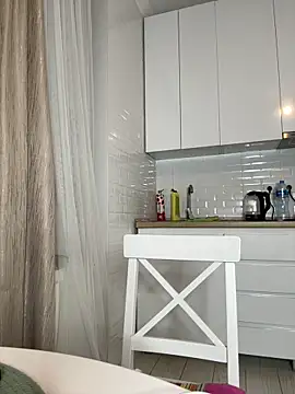 Teya moon  online show from 7, 11, 2025