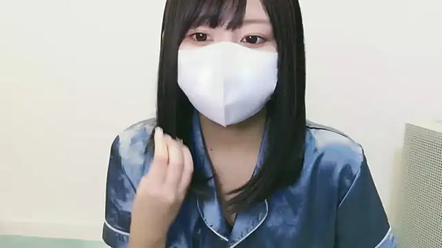 Snapshot of YUTSU_KI chatting on 9, 10, 2025 YUTSU KI online show from 9, 10, 2025