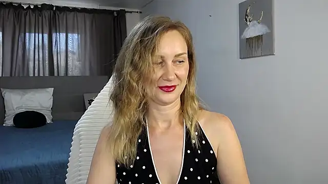 Snapshot of Vanessa_Nowak chatting on 13, 6, 2026 Vanessa Nowak online show from 13, 6, 2026