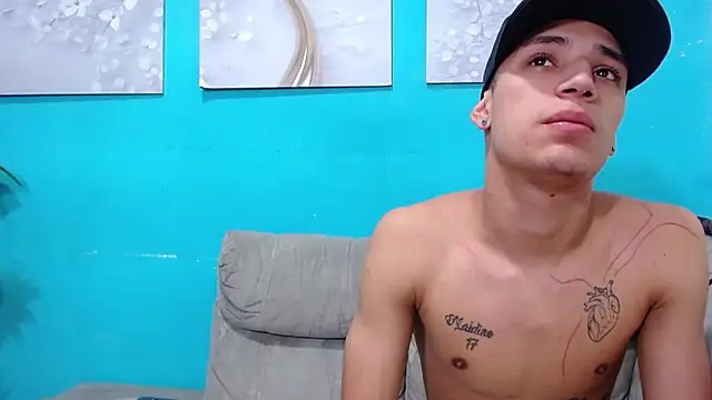 Snapshot of Leon_hot_X chatting on 12, 1, 2025 Leon hot X online show from 12, 1, 2025