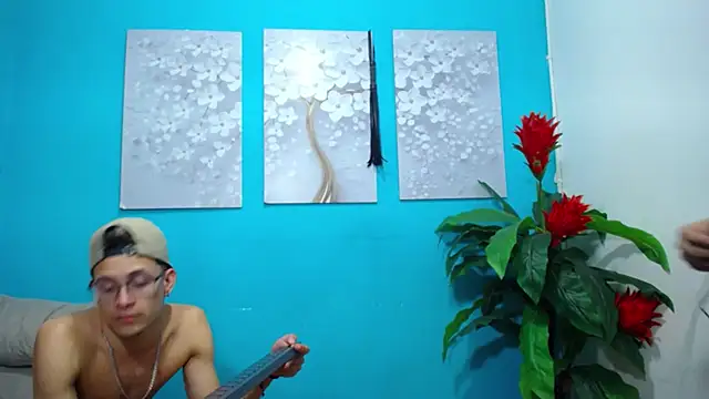 Snapshot of Leon_hot_X chatting on 14, 1, 2025 Leon hot X online show from 14, 1, 2025