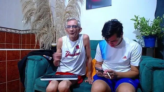 Snapshot of Leon_hot_X chatting on 20, 1, 2025 Leon hot X online show from 20, 1, 2025