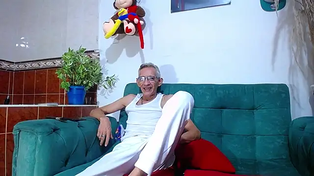 Snapshot of Leon_hot_X chatting on 23, 2, 2025 Leon hot X online show from 23, 2, 2025