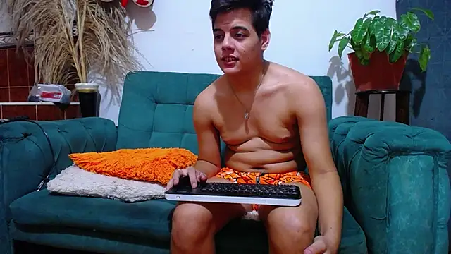 Snapshot of Leon_hot_X chatting on 1, 3, 2025 Leon hot X online show from 1, 3, 2025