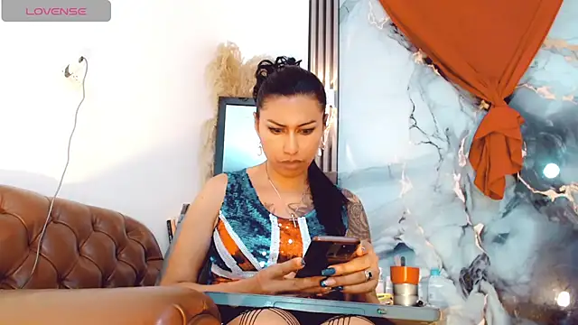 khiara moretti online show from 11, 9, 2025