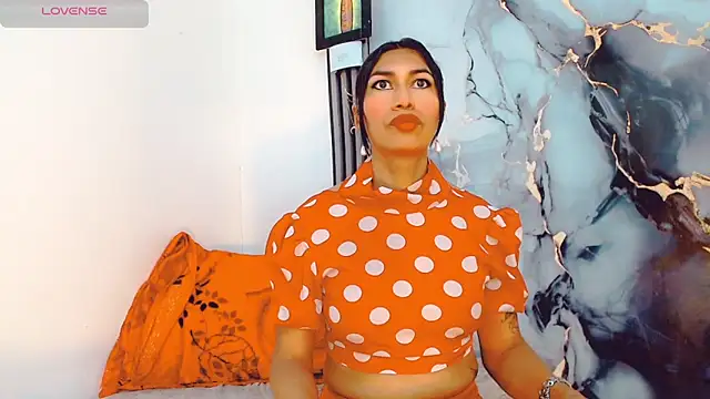 khiara moretti online show from 12, 11, 2025