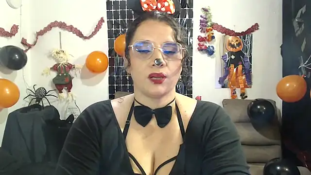Snapshot of Aleja_Gonzales chatting on 30, 10, 2025 Aleja Gonzales online show from 30, 10, 2025