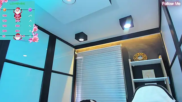 Agathaargent  online show from 12, 12, 2024