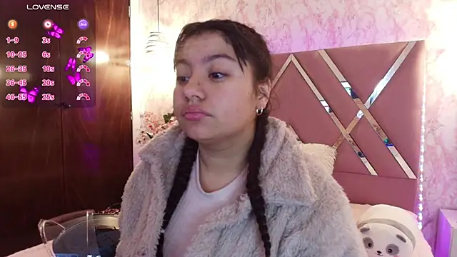 Miaa Smiith1 online show from 5, 3, 2025