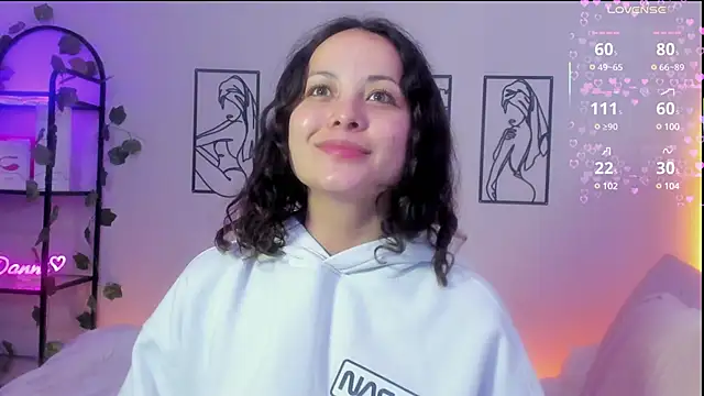 Megan Rodrigo online show from 17, 2, 2025