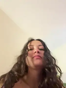 Megan Rodrigo online show from 25, 3, 2026