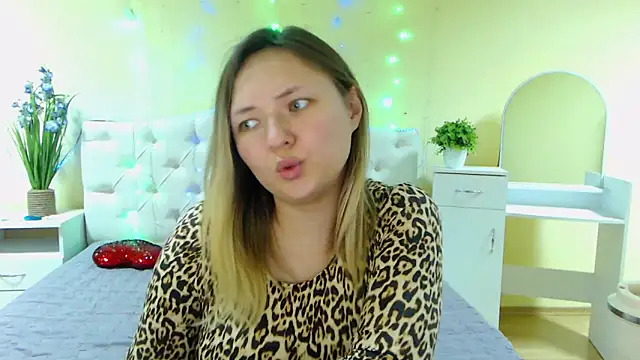 SallyVerda online show from 6, 2, 2025