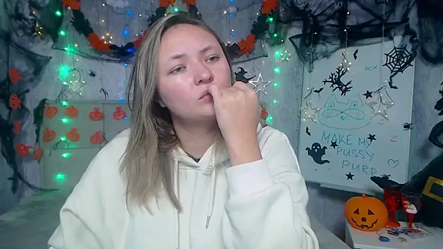 SallyVerda online show from 4, 11, 2025