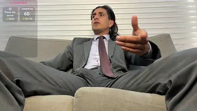 Snapshot of Tom_blunt96 chatting on 5, 2, 2025 Tom blunt96 online show from 5, 2, 2025