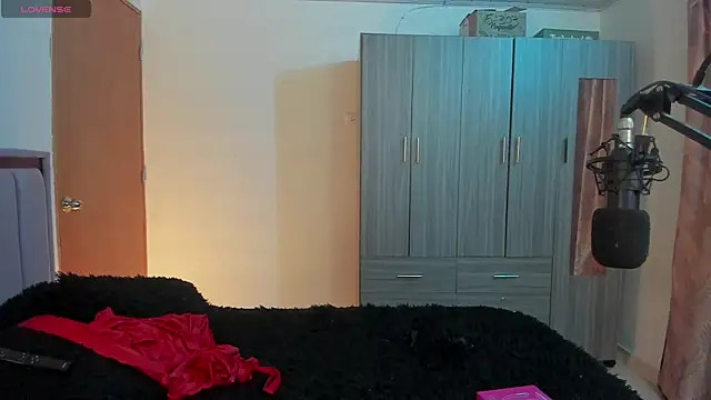 Kayla foxxy online show from 16, 9, 2025