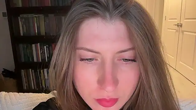 YUMIandbigWOLF online show from 8, 3, 2025