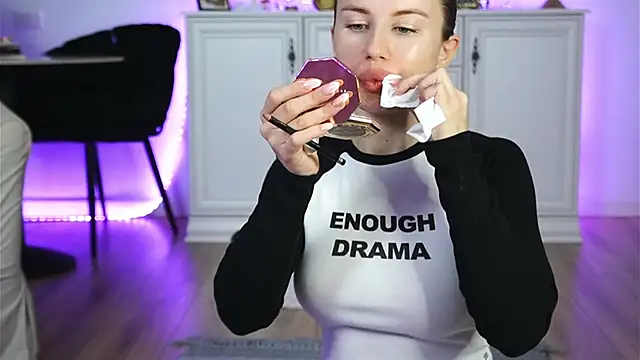 ivyleague  online show from 26, 10, 2025