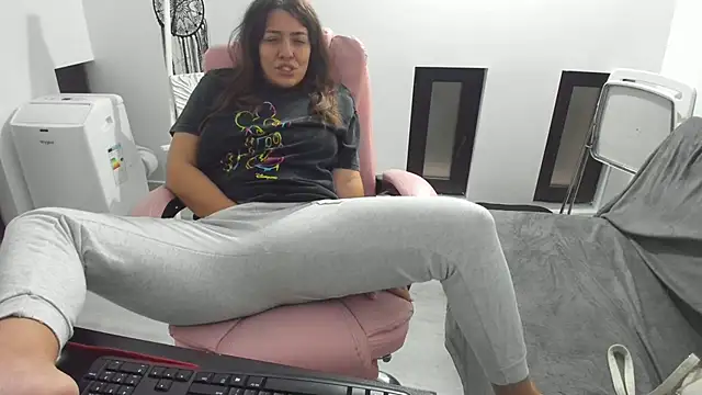 Dyana Kaylinn online show from 11, 9, 2025