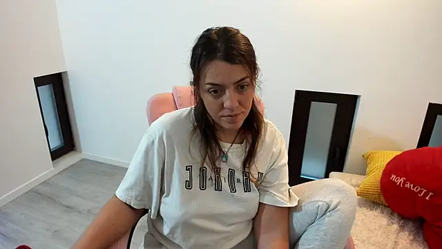 Dyana Kaylinn online show from 28, 11, 2025