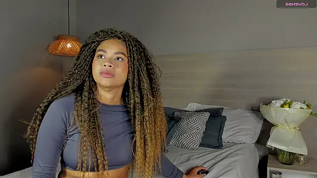 nayah   online show from 8, 10, 2025