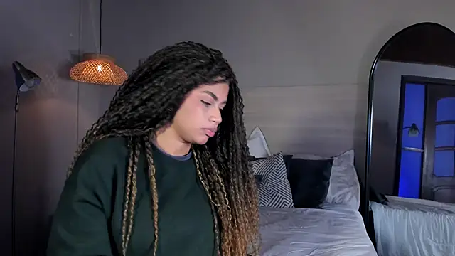 nayah   online show from 25, 3, 2026