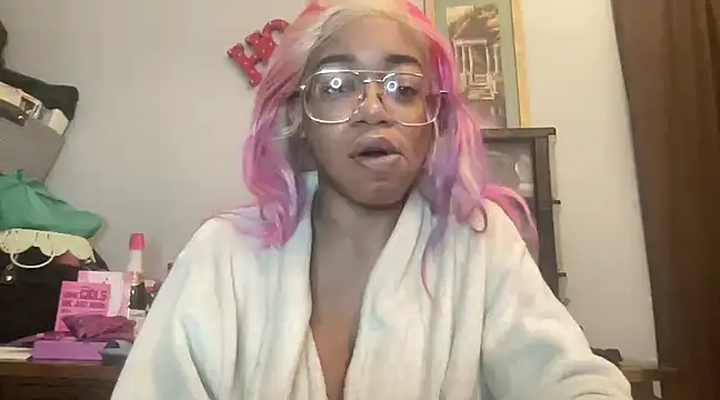 MommyConfident online show from 3, 3, 2025