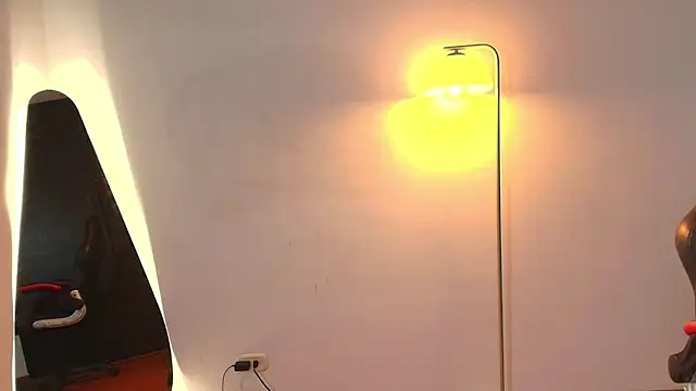 Snapshot of samy_jonnes_ chatting on 8, 11, 2025 samy jonnes online show from 8, 11, 2025