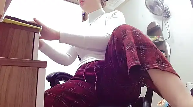 Alisa Hotfeeling online show from 2, 3, 2025