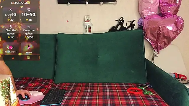 Snapshot of FoxLoveBasik chatting on 26, 12, 2024 FoxLoveBasik online show from 26, 12, 2024